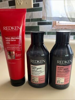 Redken Acidic Color Gloss shampoo and conditioner, Frizz Dismiss Conditioner
